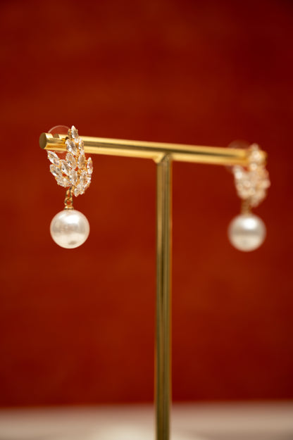 Snow leaf Pearl Drops Pearl Alloy Earring Set, Drops & Danglers